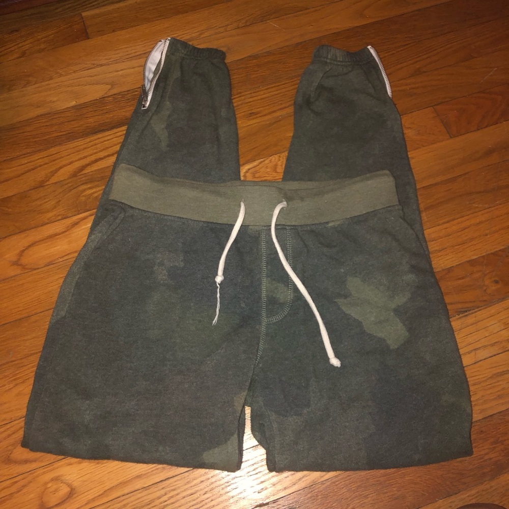 Alternative apparel sweatpants with zipper